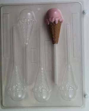 Ice cream cone, single scoop AO023