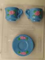 Medium teacup & saucer set decorated w/ flowers AO187