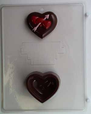 Heart w/ 3 hearts & arrow lid & bottom V061