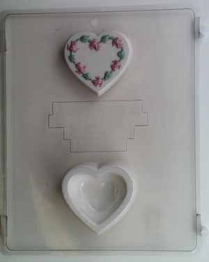 Heart design w/ roses in line following heart shape V125